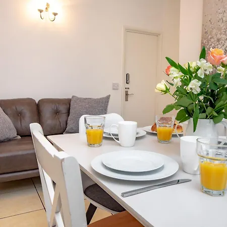 Pass The Keys 3 Bedroom Home Within Walking Distance Of Town Shrewsbury Exterior photo