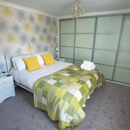Pass The Keys 3 Bedroom Home Within Walking Distance Of Town Shrewsbury Exterior photo