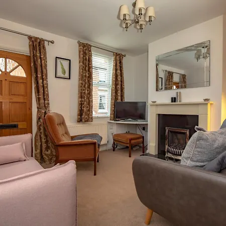 Pass The Keys 3 Bedroom Home Within Walking Distance Of Town Shrewsbury Exterior photo