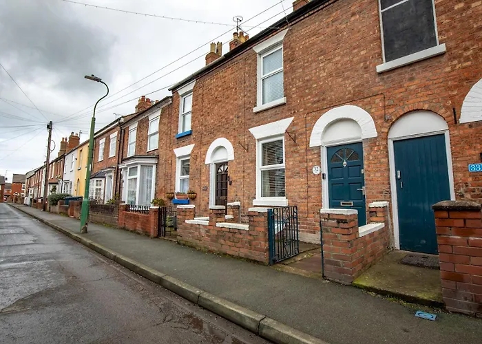 Pass The Keys 3 Bedroom Home Within Walking Distance Of Town