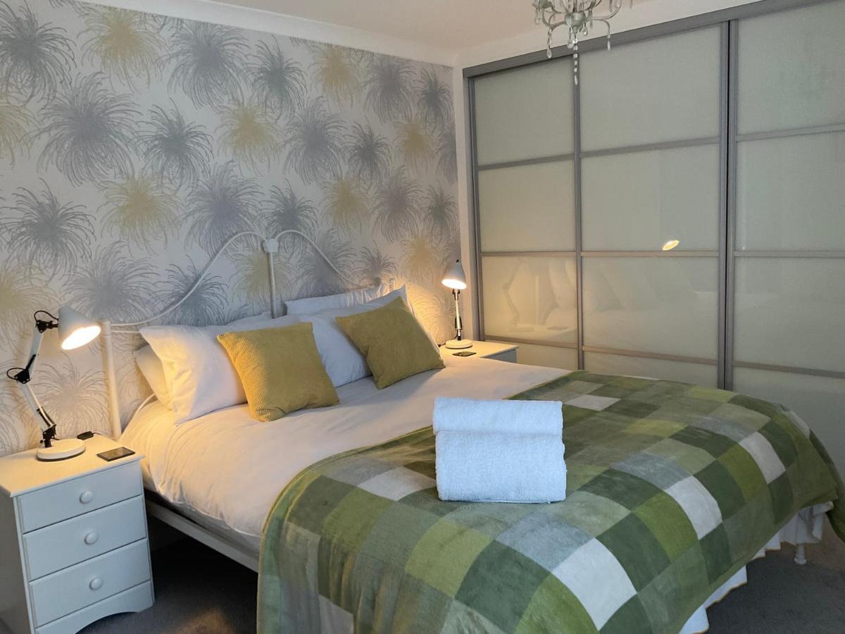 Pass The Keys 3 Bedroom Within Walking Distance Of Town *